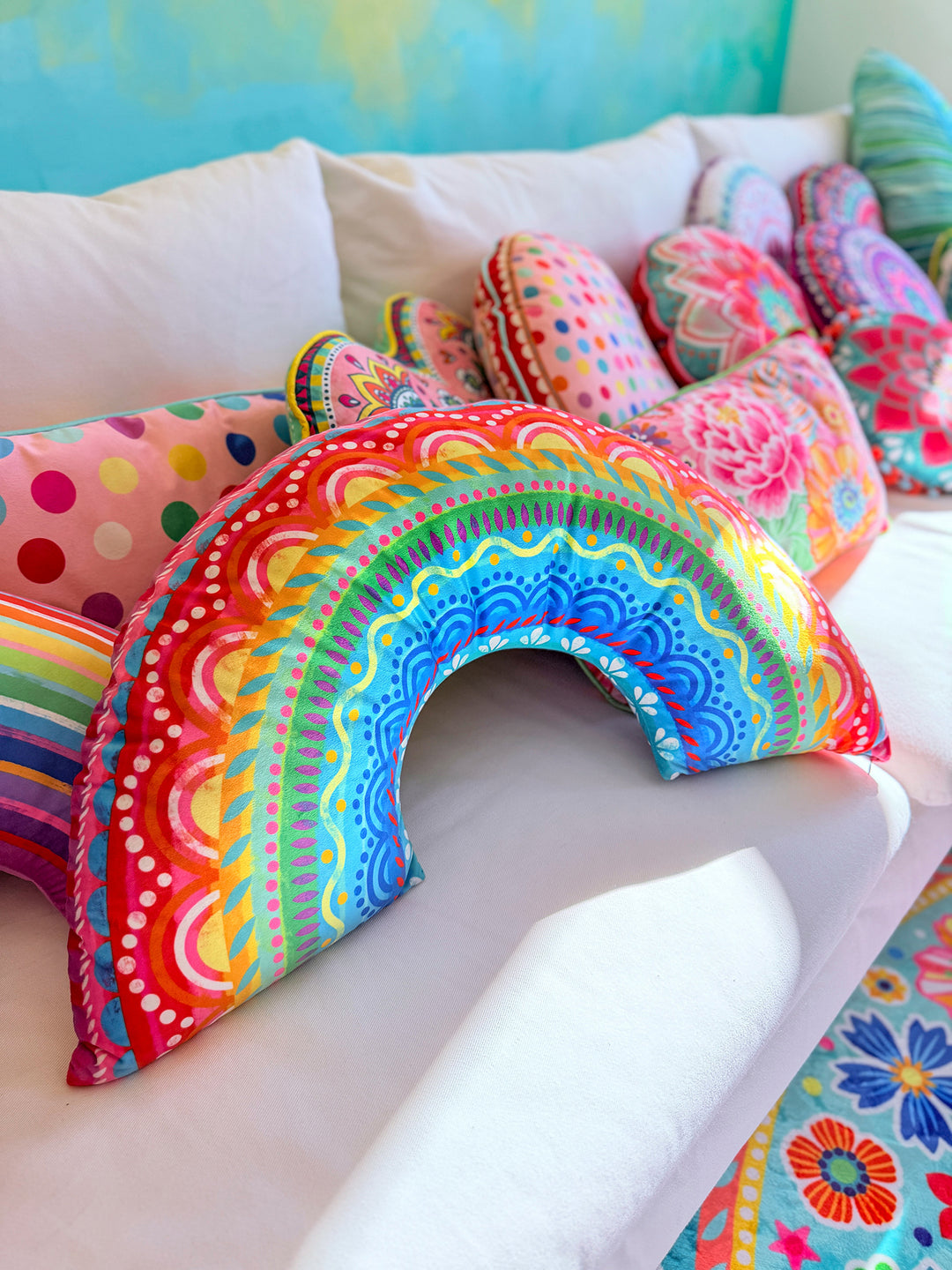Lieblingskissen – Regenbogen Mandala 80 cm x 40 cm