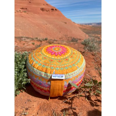 Meditations- und Yogakissen – Mandala Sonnentag